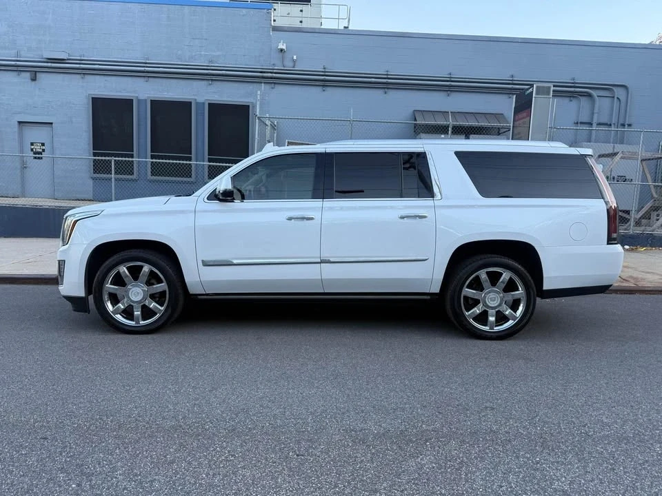 2016 Cadillac Escalade 4th Gen - Image 2 of 13