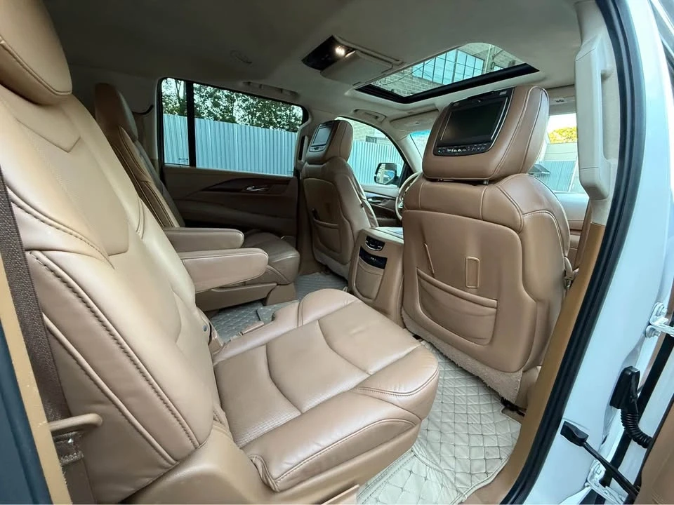 2016 Cadillac Escalade 4th Gen - Image 9 of 13