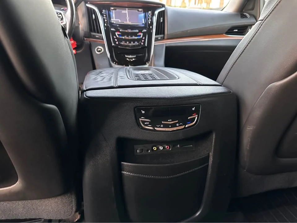 2016 Cadillac Escalade 4th Gen - Image 17 of 18