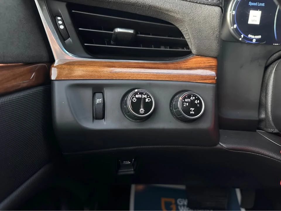 2016 Cadillac Escalade 4th Gen - Image 18 of 18