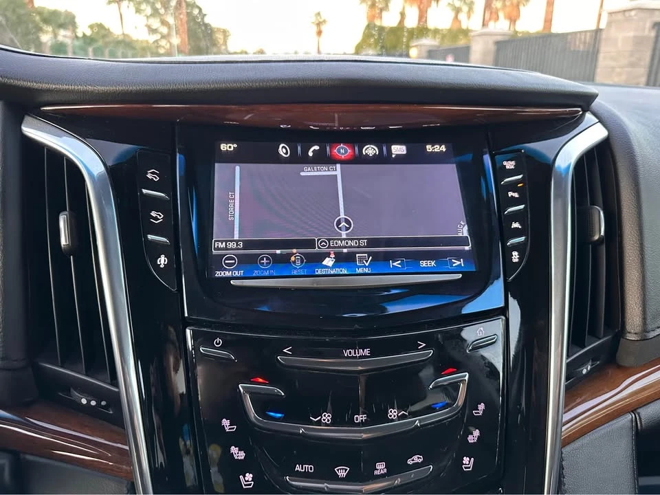 2016 Cadillac Escalade 4th Gen - Image 15 of 18