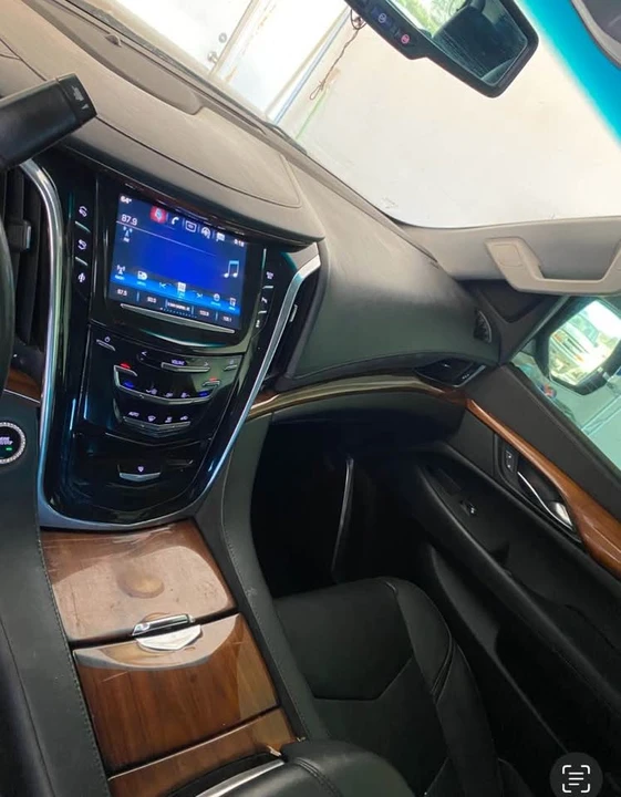 2016 Cadillac Escalade 4th Gen - Image 5 of 6