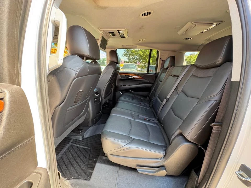 2016 Cadillac Escalade 4th Gen - Image 8 of 9