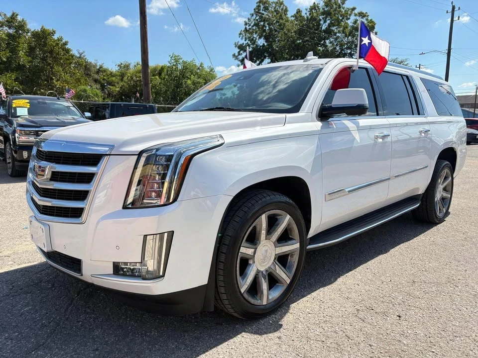 2016 Cadillac Escalade 4th Gen - Image 2 of 9