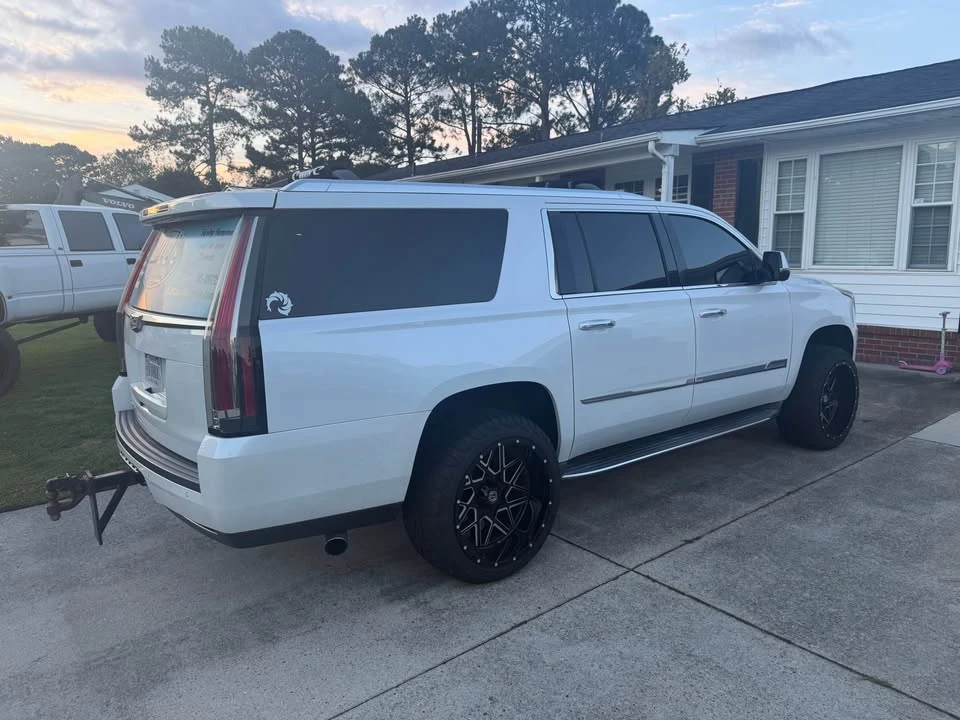 2016 Cadillac Escalade 4th Gen - Image 5 of 9
