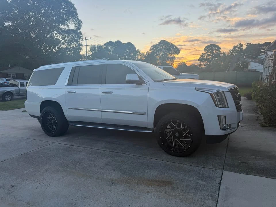 2016 Cadillac Escalade 4th Gen - Image 2 of 9