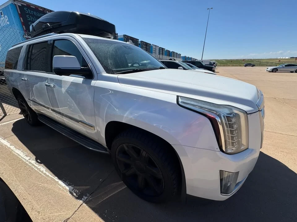 2016 Cadillac Escalade 4th Gen - Image 2 of 3