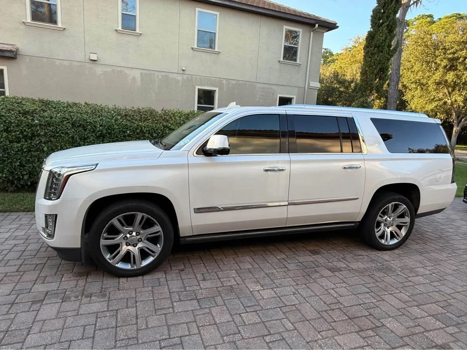 2016 Cadillac Escalade 4th Gen - Image 9 of 13