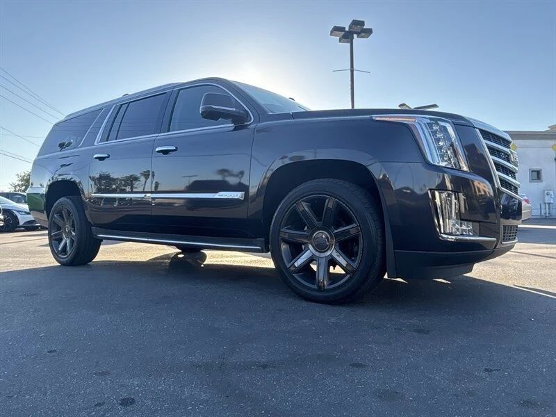 2016 Cadillac Escalade 4th Gen - Image 9 of 19