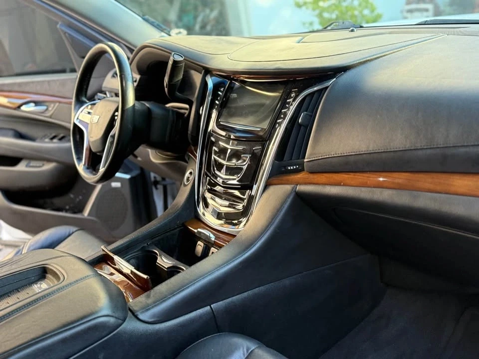 2016 Cadillac Escalade 4th Gen - Image 5 of 13