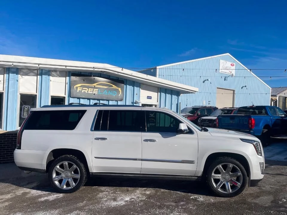 2016 Cadillac Escalade 4th Gen - Image 15 of 19