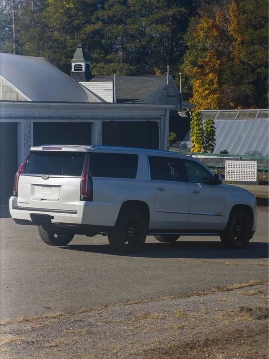 2016 Cadillac Escalade 4th Gen - Image 5 of 17