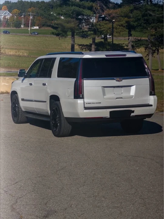 2016 Cadillac Escalade 4th Gen - Image 7 of 17