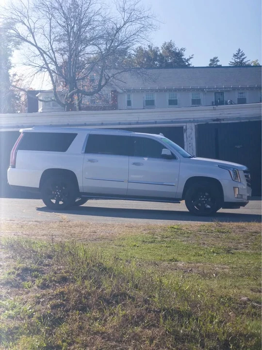 2016 Cadillac Escalade 4th Gen - Image 4 of 17