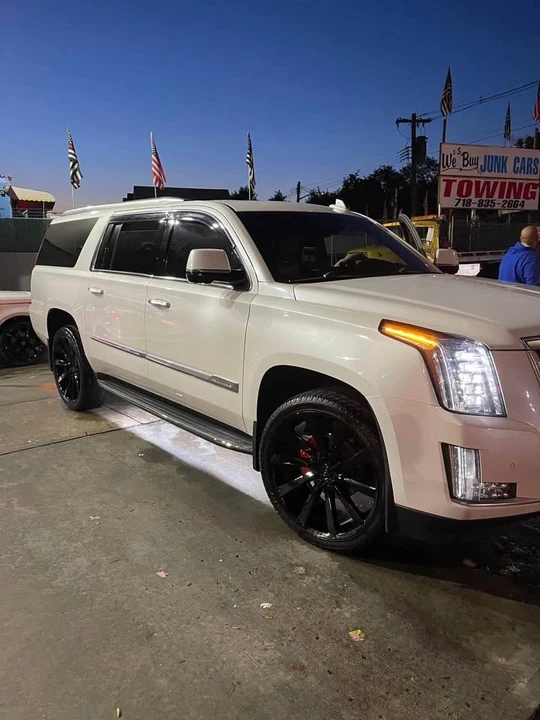 2016 Cadillac Escalade 4th Gen - Image 4 of 5