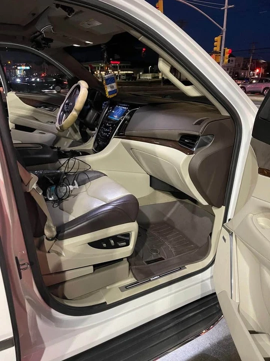 2016 Cadillac Escalade 4th Gen - Image 2 of 5