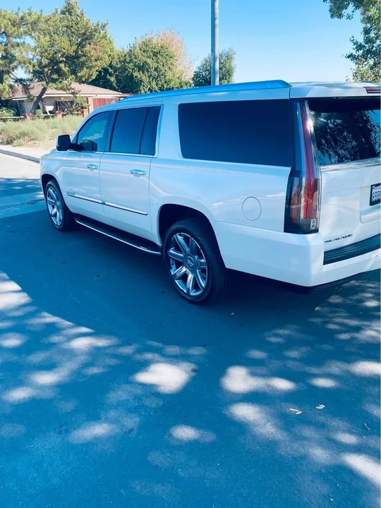 2016 Cadillac Escalade 4th Gen - Image 2 of 16