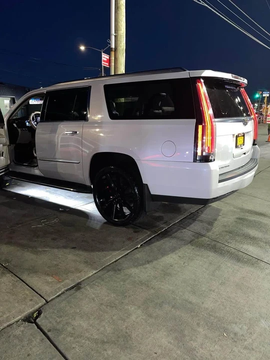 2016 Cadillac Escalade 4th Gen - Image 3 of 5