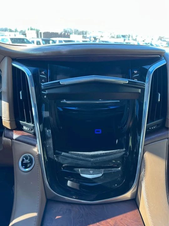 2016 Cadillac Escalade 4th Gen - Image 14 of 16