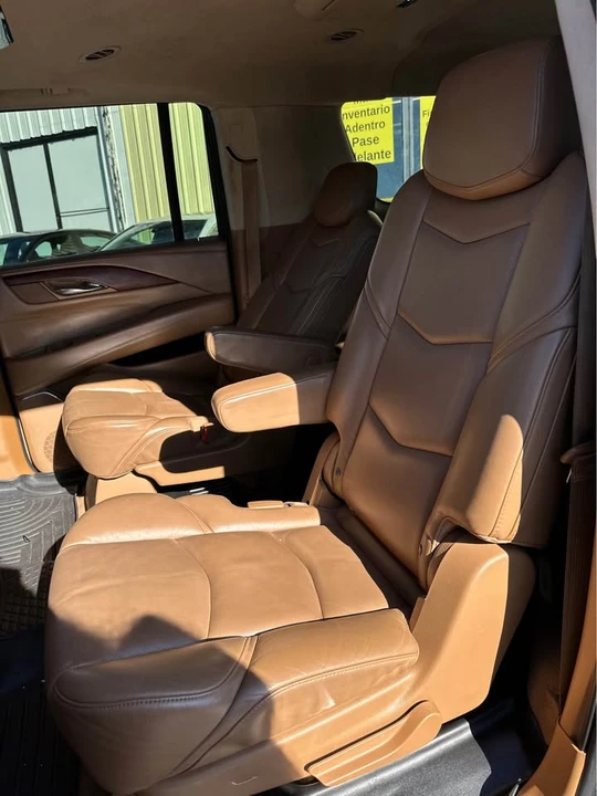 2016 Cadillac Escalade 4th Gen - Image 11 of 16