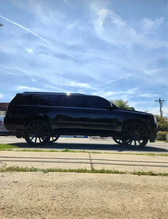 2016 Cadillac Escalade 4th Gen - Image 2 of 8