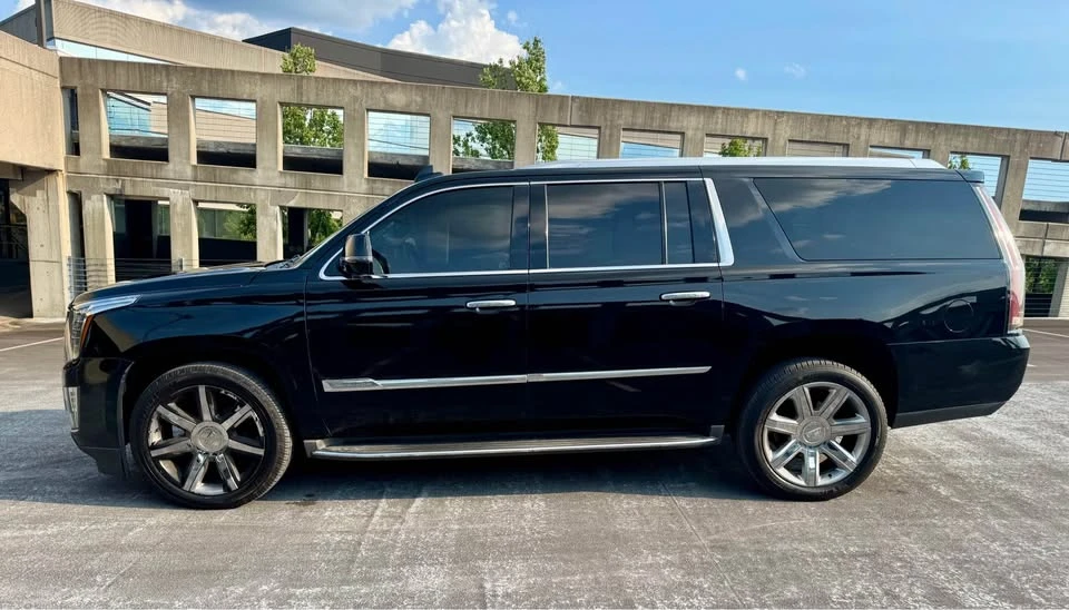 2016 Cadillac Escalade & EXT 3rd Gen - Image 4 of 12