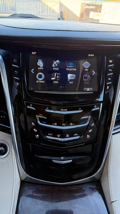 2016 Cadillac Escalade 4th Gen - Image 16 of 19