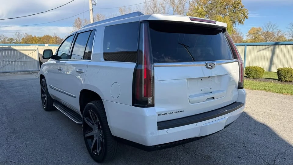2016 Cadillac Escalade 4th Gen - Image 2 of 19