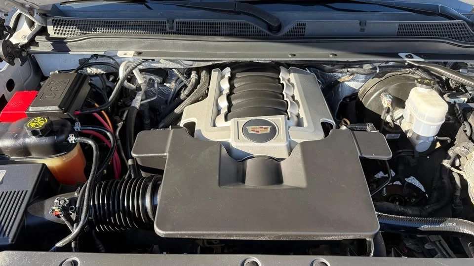 2016 Cadillac Escalade 4th Gen - Image 19 of 19