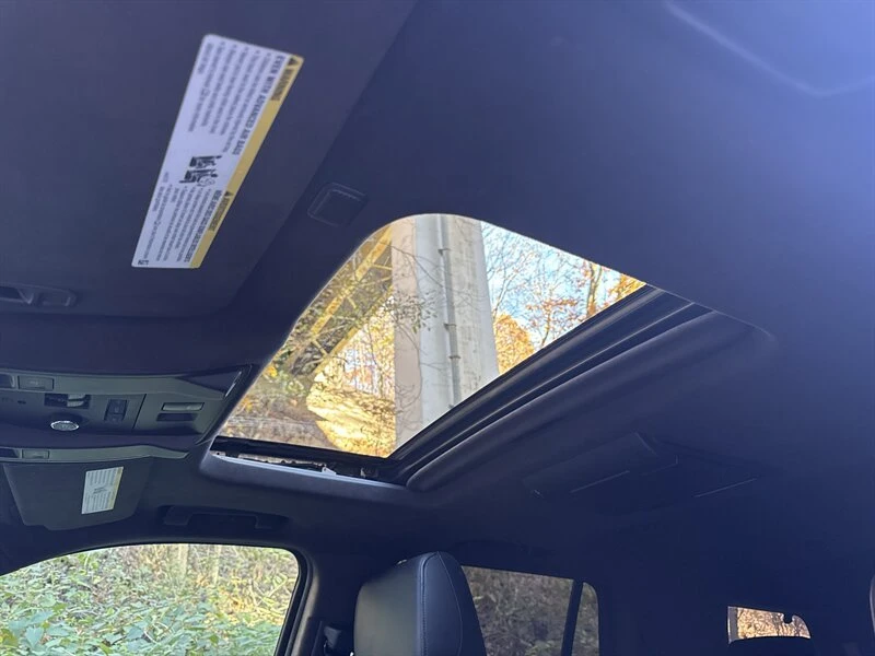 2016 Cadillac Escalade 4th Gen - Image 17 of 18