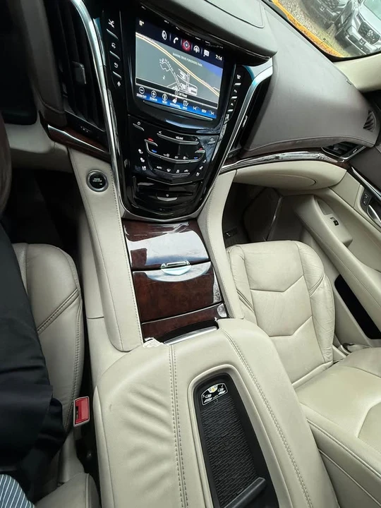 2016 Cadillac Escalade 4th Gen - Image 8 of 11