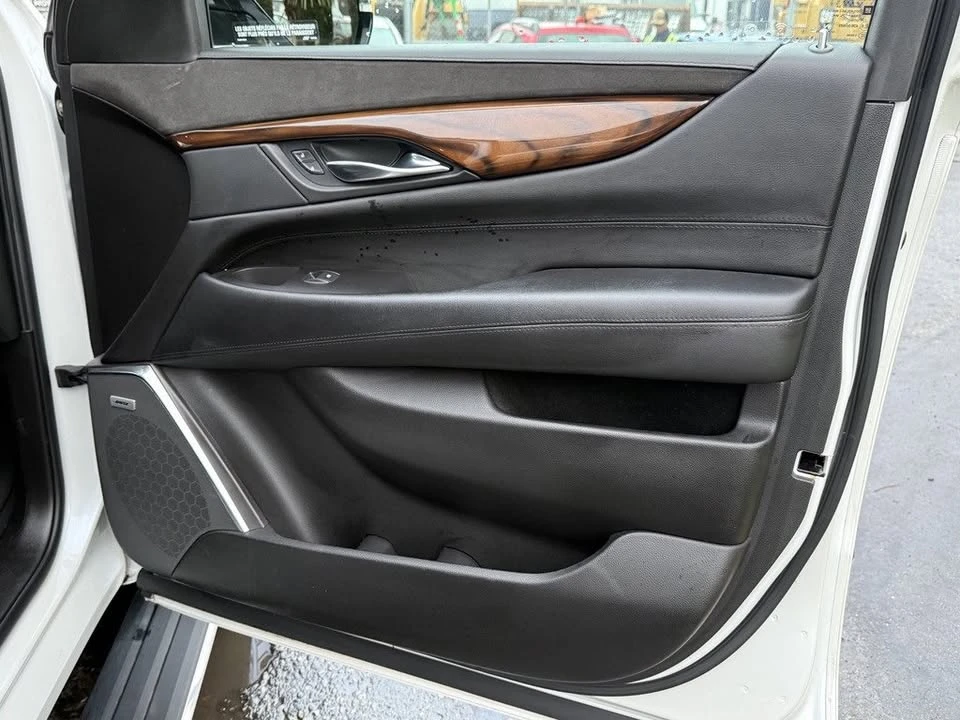 2016 Cadillac Escalade 4th Gen - Image 14 of 18