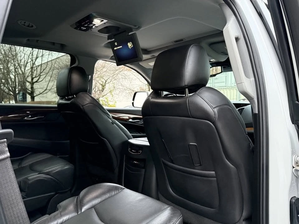2016 Cadillac Escalade 4th Gen - Image 16 of 18