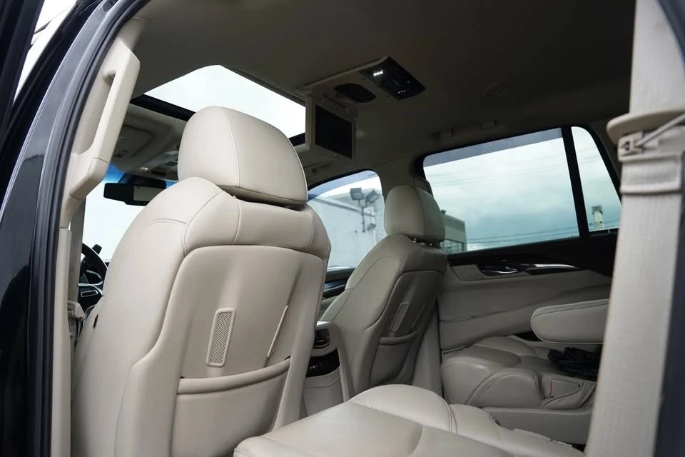 2016 Cadillac Escalade 4th Gen - Image 18 of 19