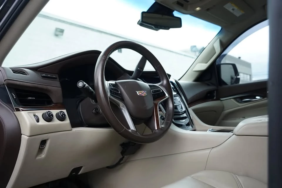2016 Cadillac Escalade 4th Gen - Image 8 of 19