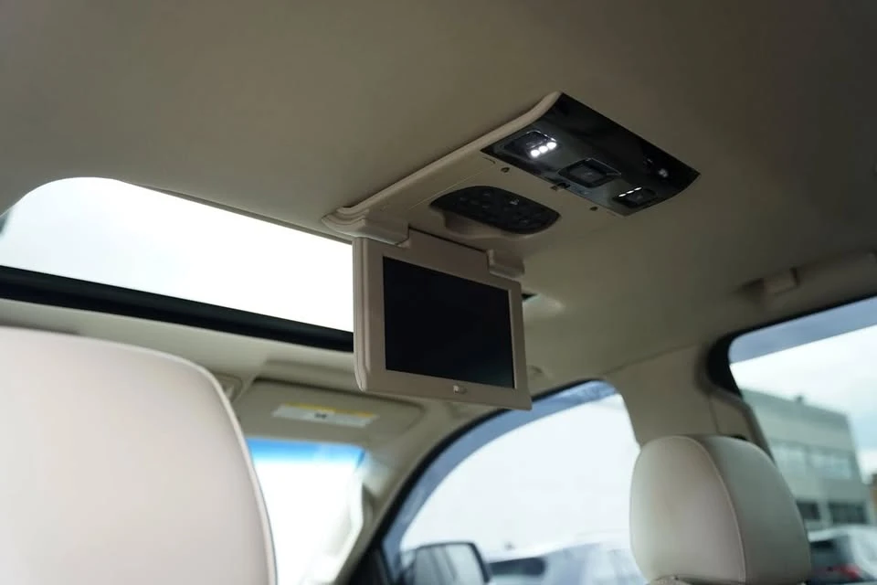 2016 Cadillac Escalade 4th Gen - Image 16 of 19