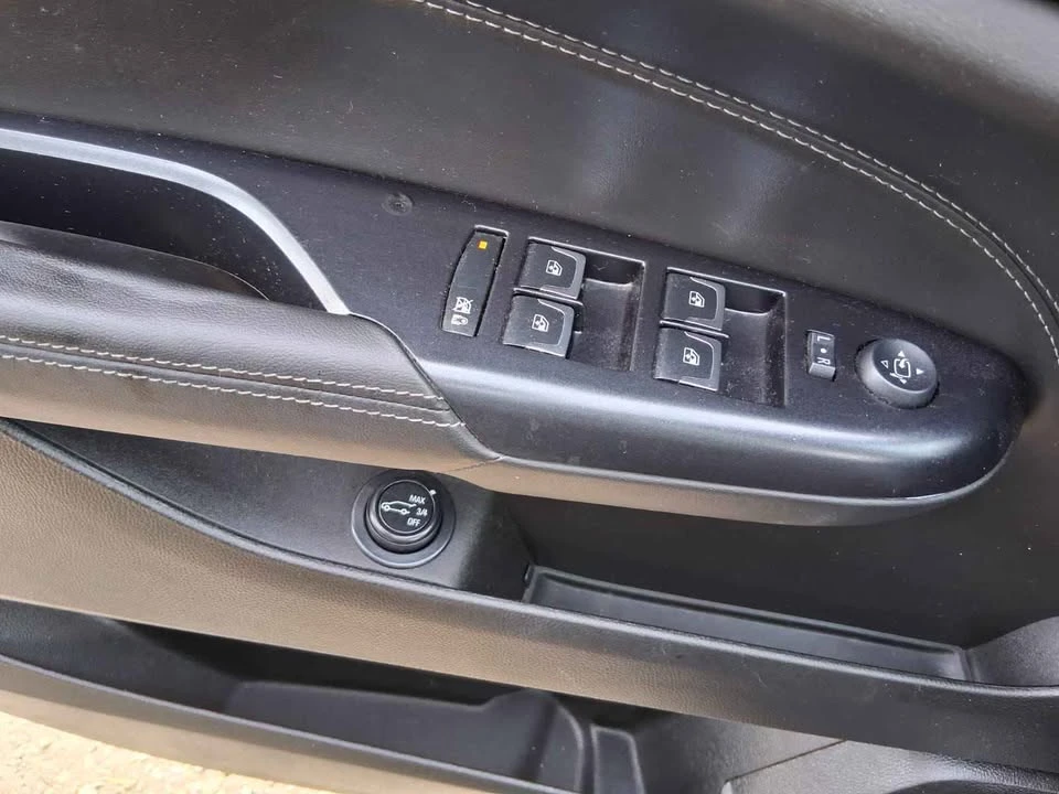 2016 Cadillac SRX - Image 11 of 16