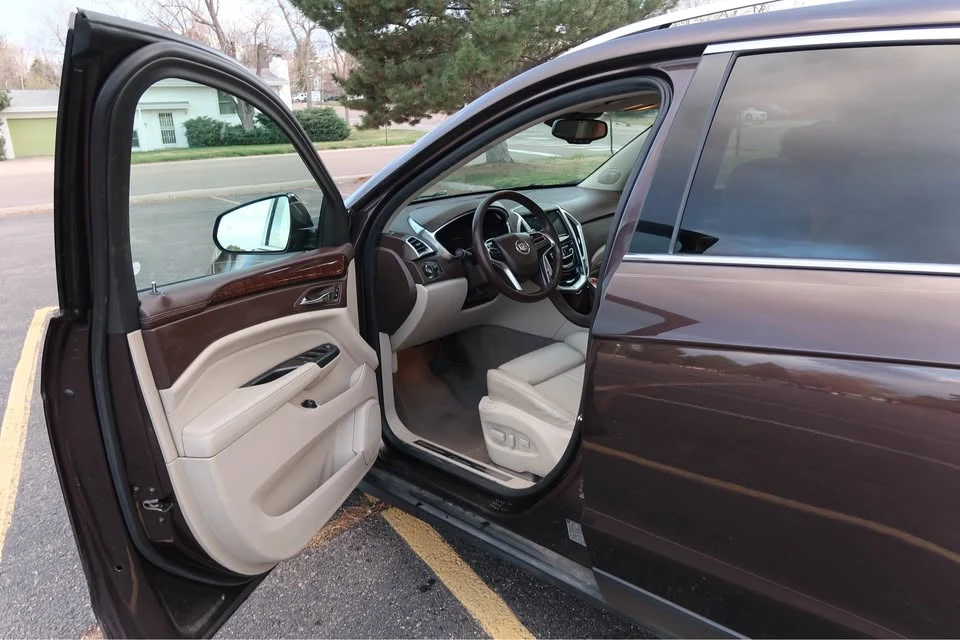 2016 Cadillac SRX - Image 9 of 20
