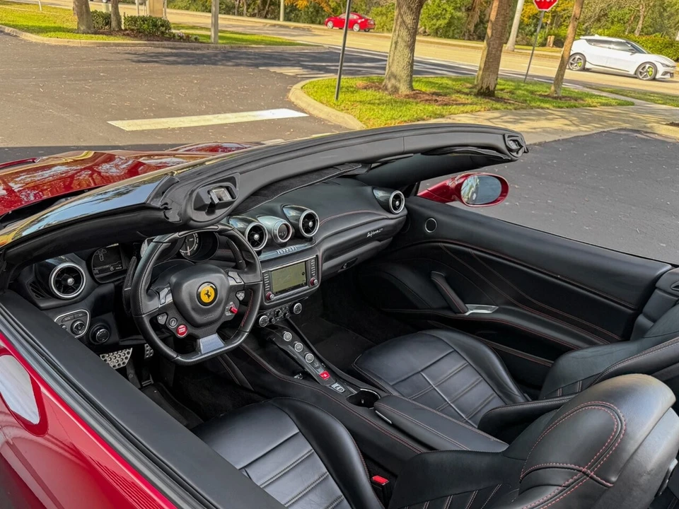 2016 Ferrari California T - Image 2 of 4