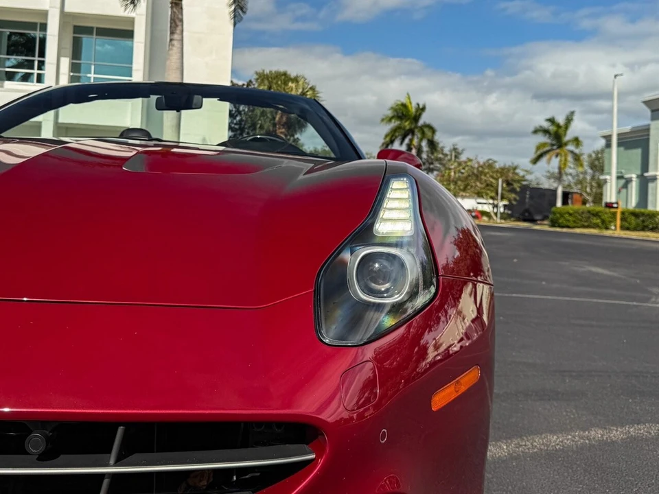2016 Ferrari California T - Image 3 of 4
