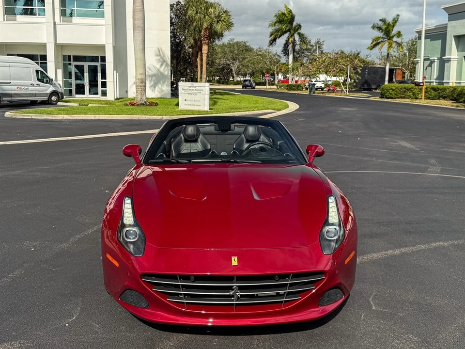 2016 Ferrari California T - Image 4 of 4