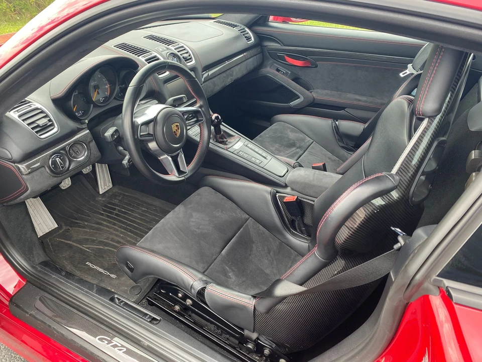 2016 Porsche 981 Cayman GT4 - Image 8 of 9