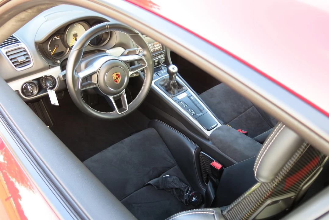 2016 Porsche 981 Cayman GT4 - Image 2 of 5