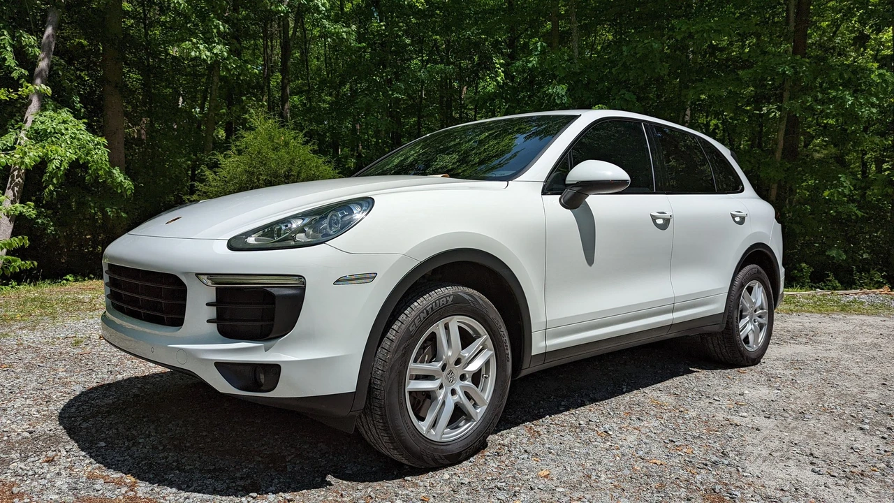2016 Porsche 958 Cayenne - Image 2 of 31