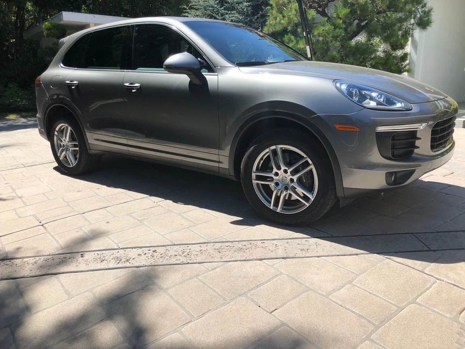 2016 Porsche 958 Cayenne - Image 2 of 6