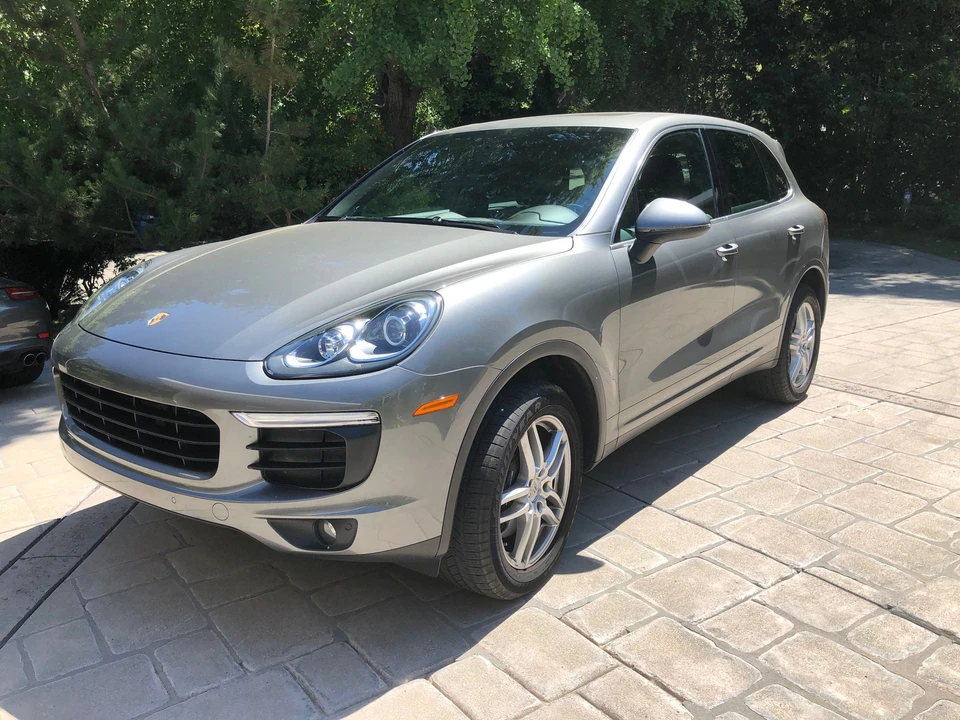 2016 Porsche 958 Cayenne - Image 3 of 6