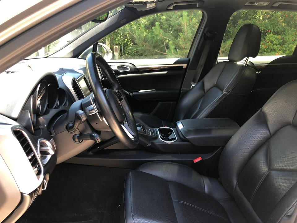 2016 Porsche 958 Cayenne - Image 5 of 6