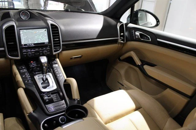 2016 Porsche 958 Cayenne Diesel - Image 8 of 24