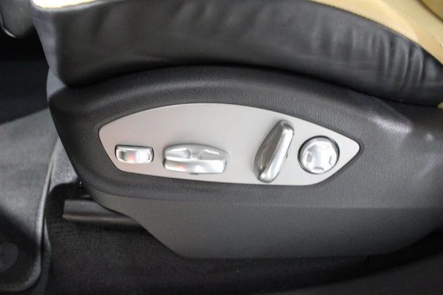 2016 Porsche 958 Cayenne Diesel - Image 13 of 24