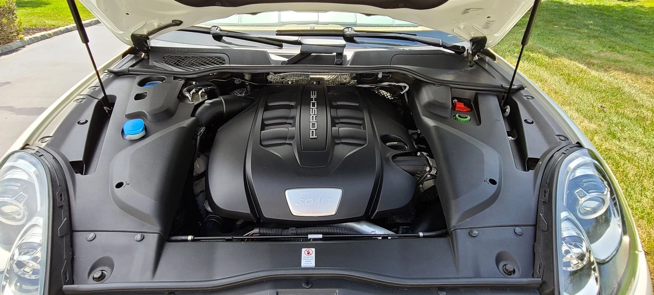 2016 Porsche 958 Cayenne Diesel - Image 14 of 31